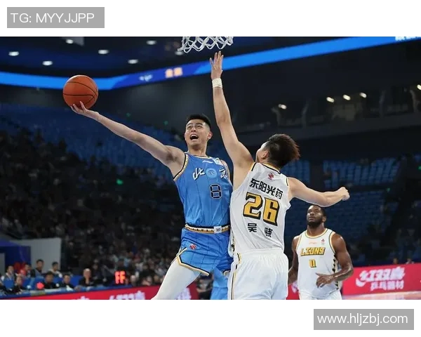 方硕在篮球赛场的崛起与挑战解析：从新星到领军人物的成长之路